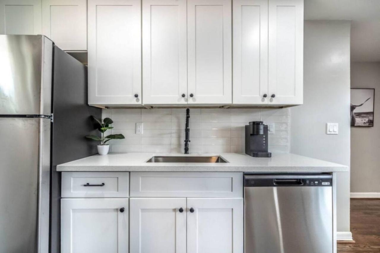 Roomy Urban Apartment Montrose! Free Parking #3 Хьюстон Экстерьер фото